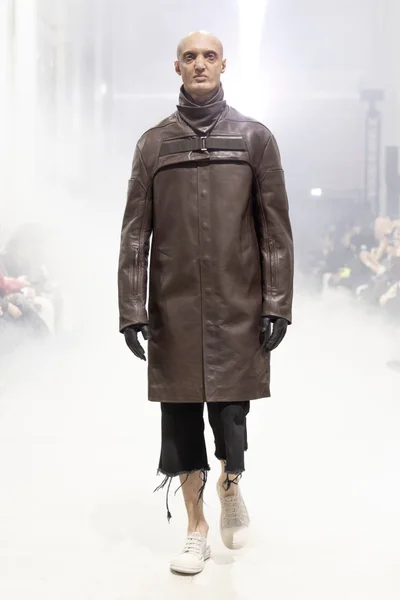 Look 24